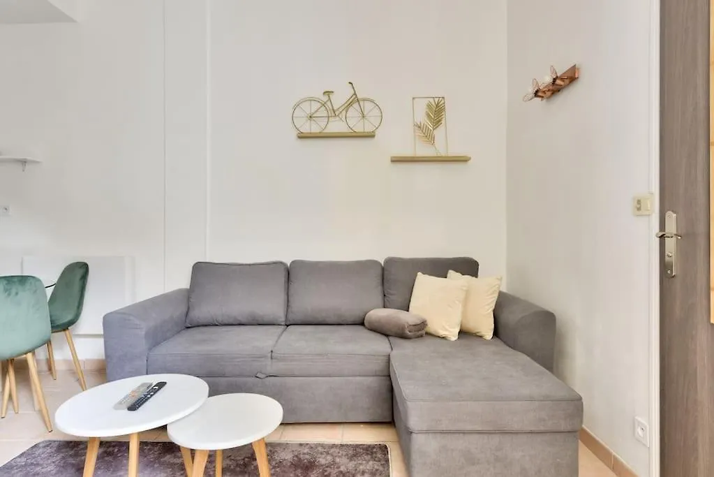 Superbe Studio Vieux Nice 1 Min A Pied De La Plage